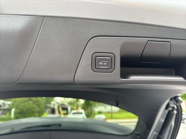used 2023 Buick Envision car, priced at $33,952