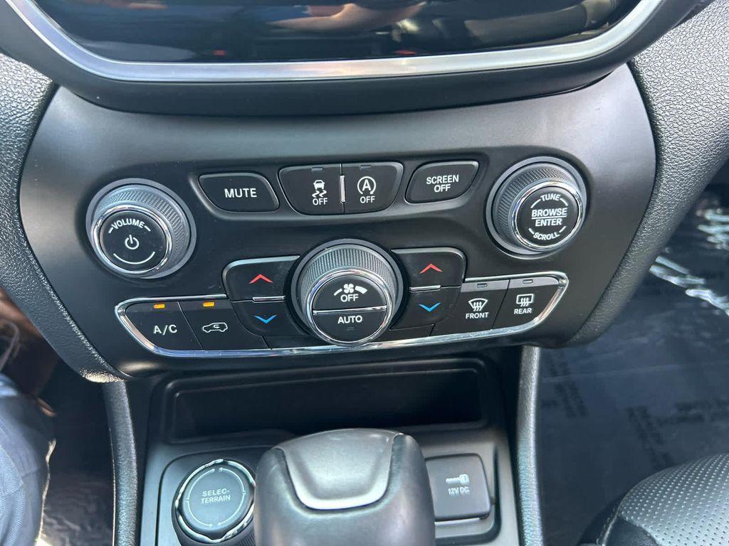 used 2022 Jeep Cherokee car, priced at $28,852