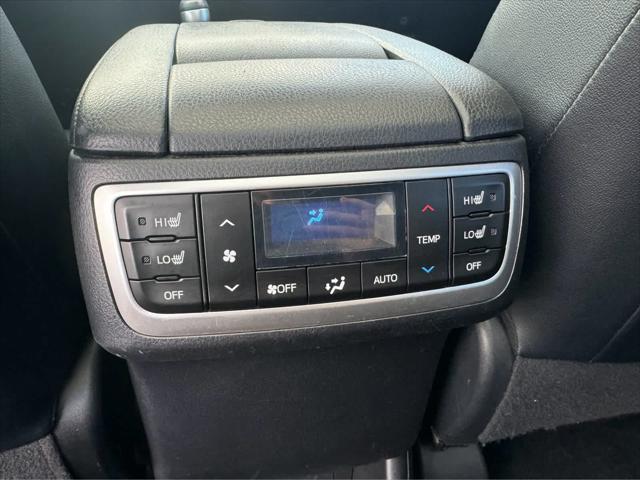 used 2019 Toyota Highlander car, priced at $29,952