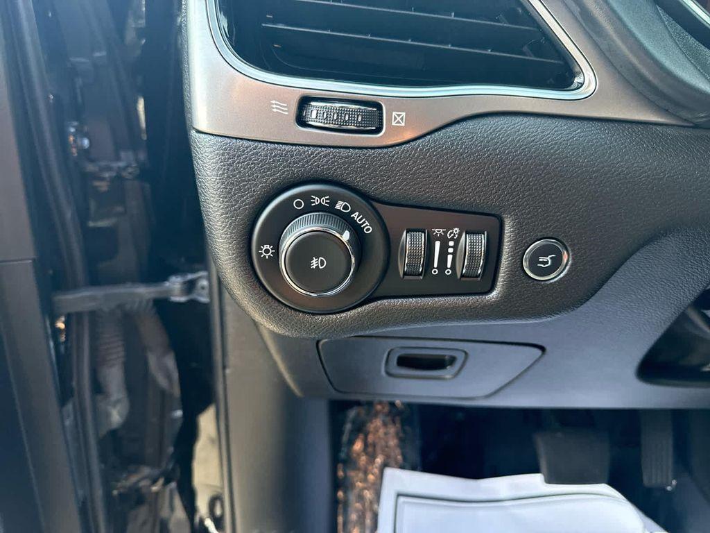 used 2019 Jeep Cherokee car, priced at $25,952