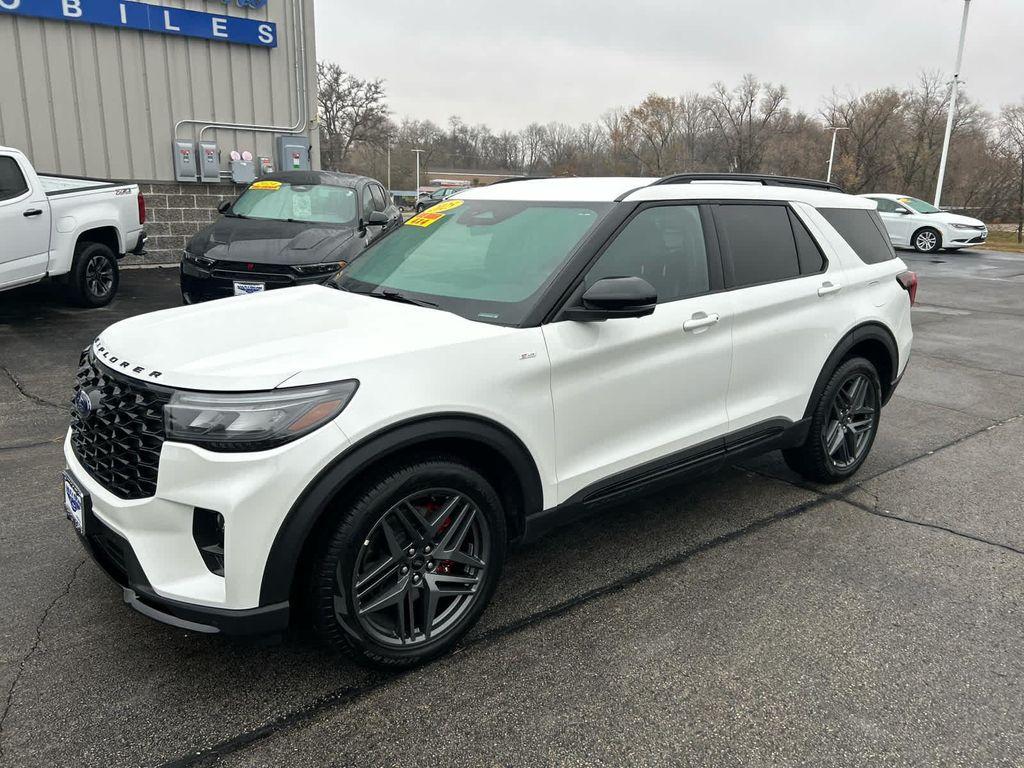 used 2025 Ford Explorer car, priced at $39,952