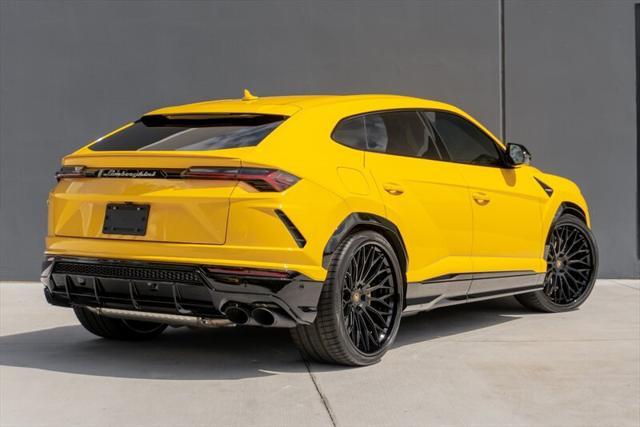 used 2022 Lamborghini Urus car, priced at $249,995