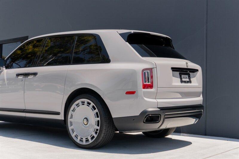 used 2022 Rolls-Royce Cullinan car, priced at $289,995
