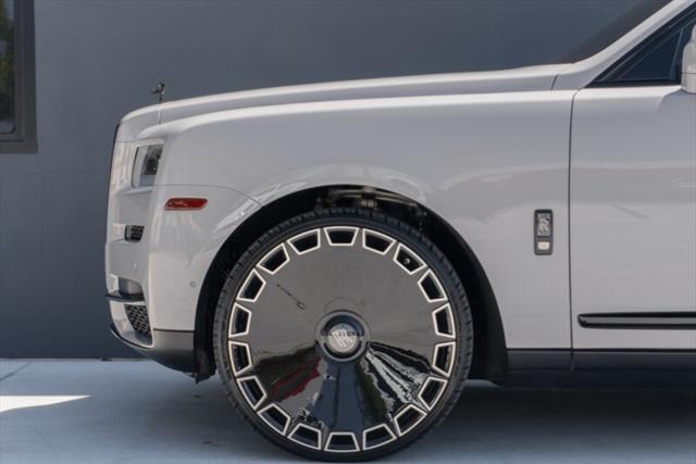 used 2022 Rolls-Royce Cullinan car, priced at $299,995