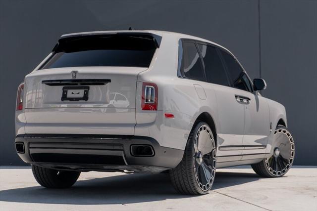 used 2022 Rolls-Royce Cullinan car, priced at $299,995