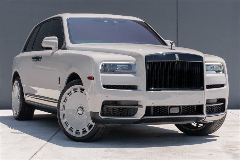 used 2022 Rolls-Royce Cullinan car, priced at $289,995