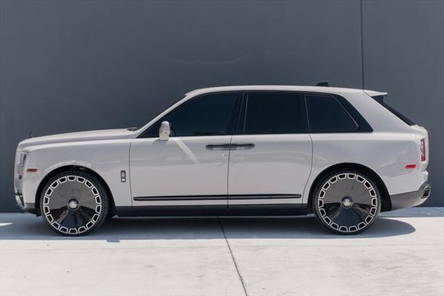 used 2022 Rolls-Royce Cullinan car, priced at $299,995