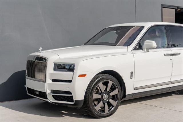used 2022 Rolls-Royce Cullinan car, priced at $289,995