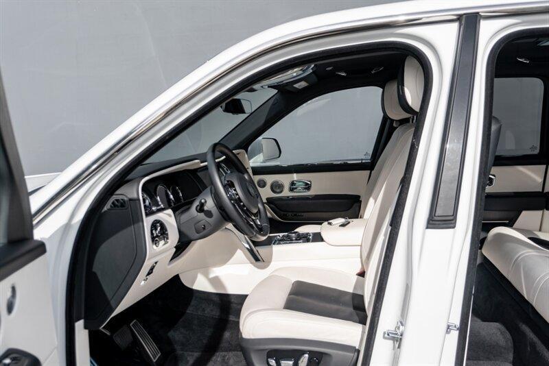 used 2022 Rolls-Royce Cullinan car, priced at $269,995