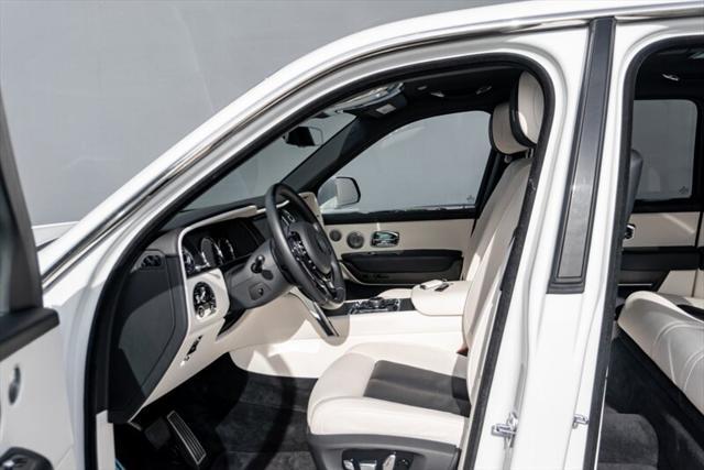 used 2022 Rolls-Royce Cullinan car, priced at $289,995