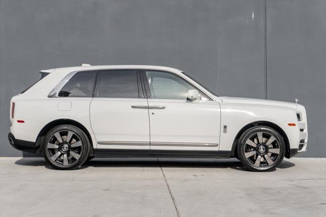 used 2022 Rolls-Royce Cullinan car, priced at $289,995