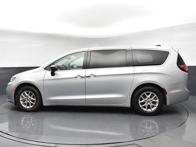 used 2024 Chrysler Pacifica car, priced at $27,726