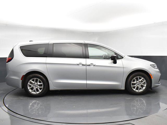 used 2024 Chrysler Pacifica car, priced at $27,726