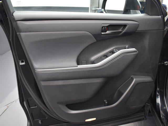 used 2023 Toyota Highlander car, priced at $31,218
