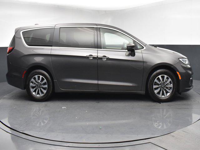 used 2022 Chrysler Pacifica Hybrid car, priced at $19,626