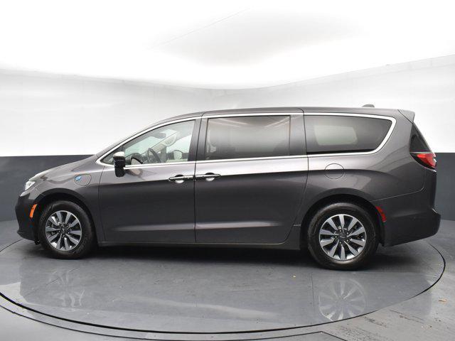 used 2022 Chrysler Pacifica Hybrid car, priced at $19,626