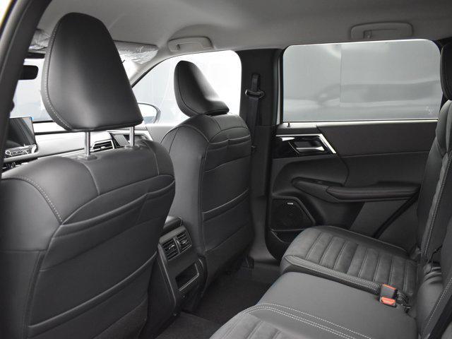 new 2025 Mitsubishi Outlander car, priced at $33,315