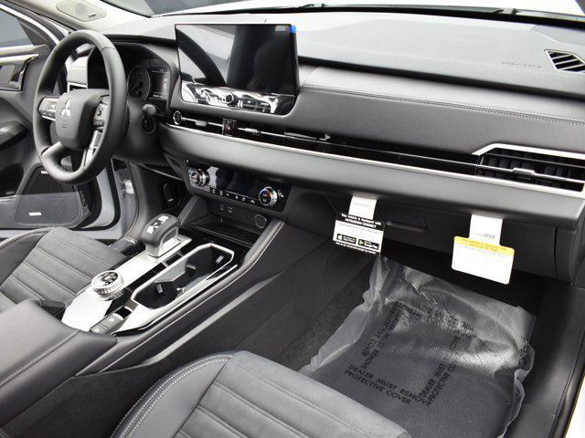 new 2025 Mitsubishi Outlander car, priced at $33,315