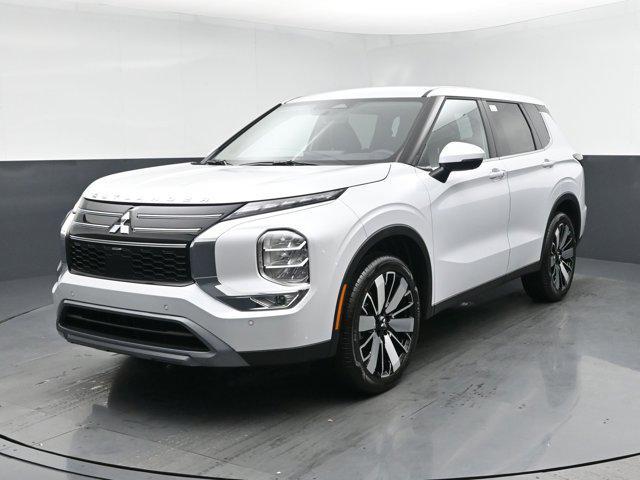 new 2025 Mitsubishi Outlander car, priced at $33,315