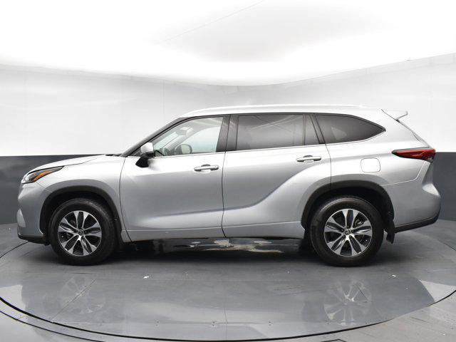 used 2022 Toyota Highlander car, priced at $30,526