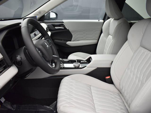 new 2025 Mitsubishi Outlander car, priced at $39,535