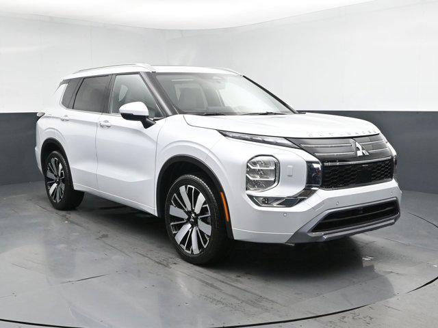 new 2025 Mitsubishi Outlander car, priced at $39,955