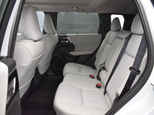 new 2025 Mitsubishi Outlander car, priced at $39,955