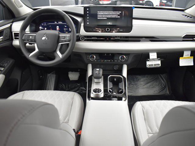new 2025 Mitsubishi Outlander car, priced at $39,955