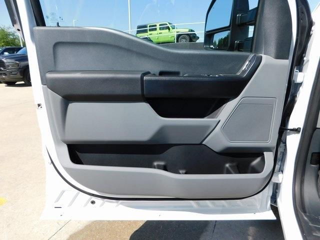 new 2025 Ford F-250 car, priced at $47,997