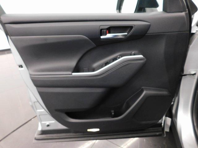 used 2023 Toyota Highlander car, priced at $36,981