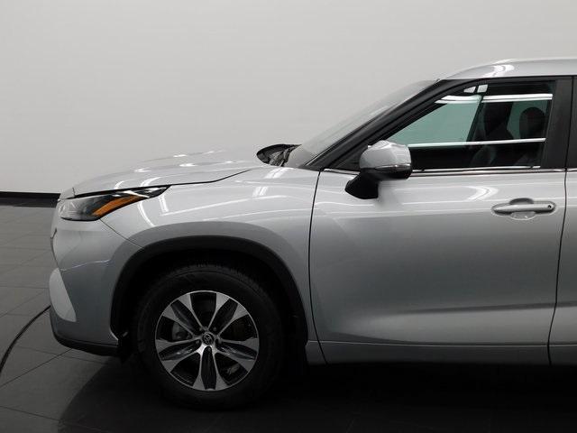 used 2023 Toyota Highlander car, priced at $36,981