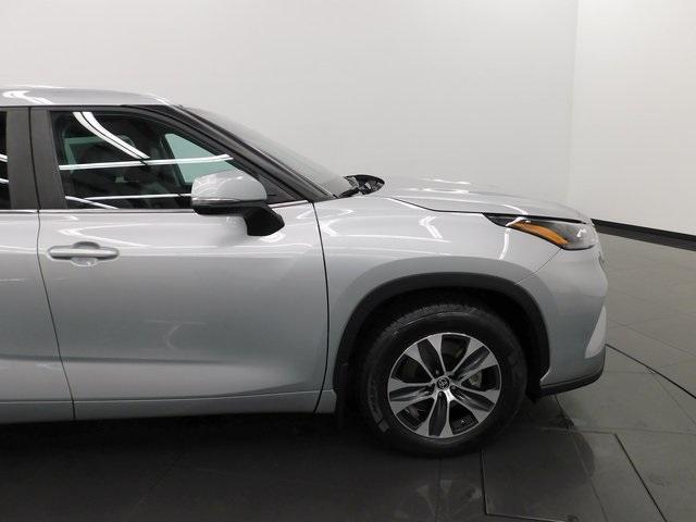 used 2023 Toyota Highlander car, priced at $36,981