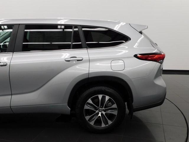 used 2023 Toyota Highlander car, priced at $36,981