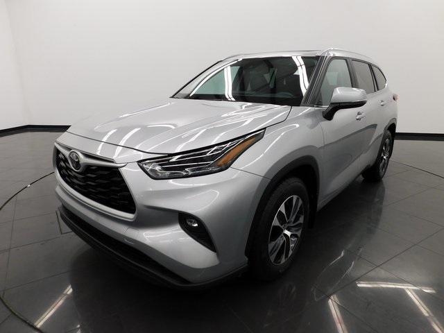 used 2023 Toyota Highlander car, priced at $36,981