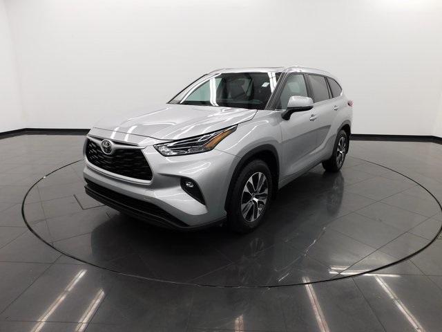 used 2023 Toyota Highlander car, priced at $36,981
