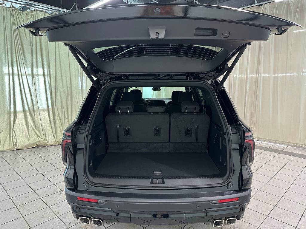 new 2026 Chevrolet Traverse car, priced at $42,055