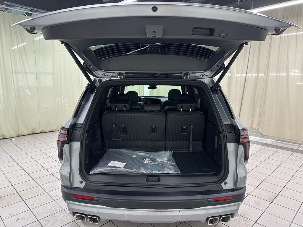 new 2026 Chevrolet Traverse car, priced at $55,565