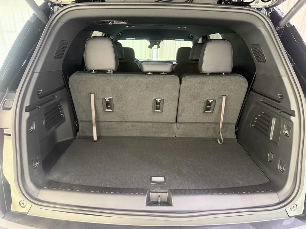 new 2025 Chevrolet Traverse car, priced at $41,990