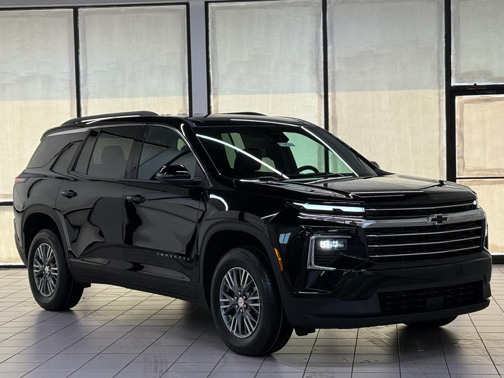 new 2025 Chevrolet Traverse car, priced at $41,990