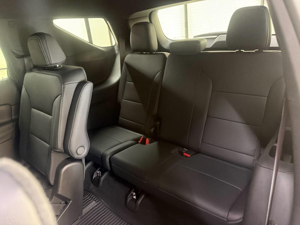 new 2025 Chevrolet Traverse car, priced at $41,990