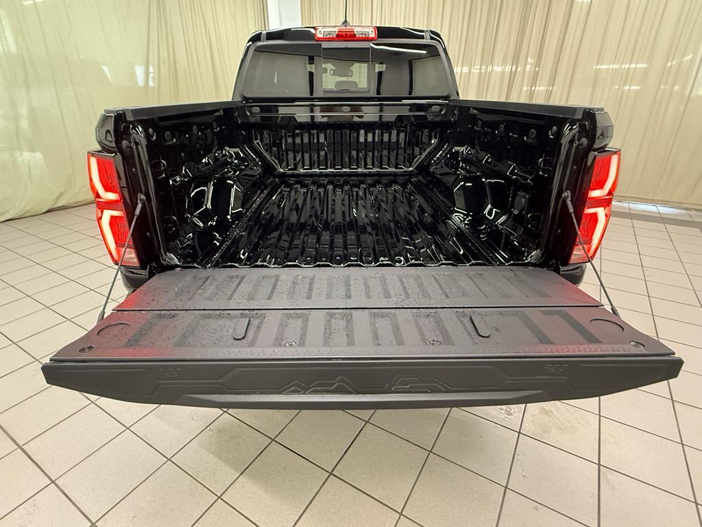 new 2026 Chevrolet Colorado car, priced at $43,003