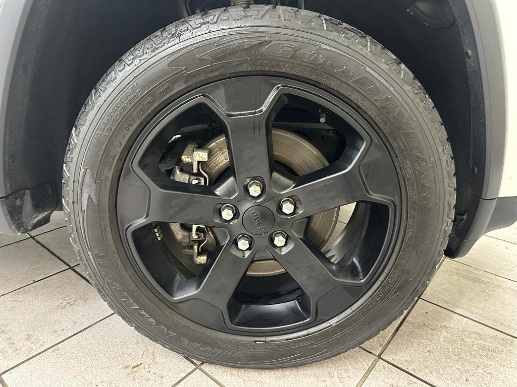 used 2021 Jeep Grand Cherokee car, priced at $23,975