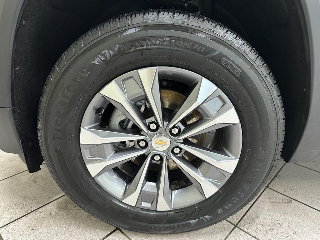 used 2025 Chevrolet Equinox car, priced at $23,988