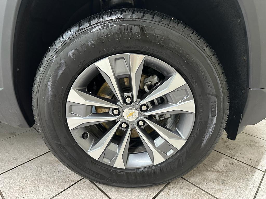 used 2025 Chevrolet Equinox car, priced at $23,988