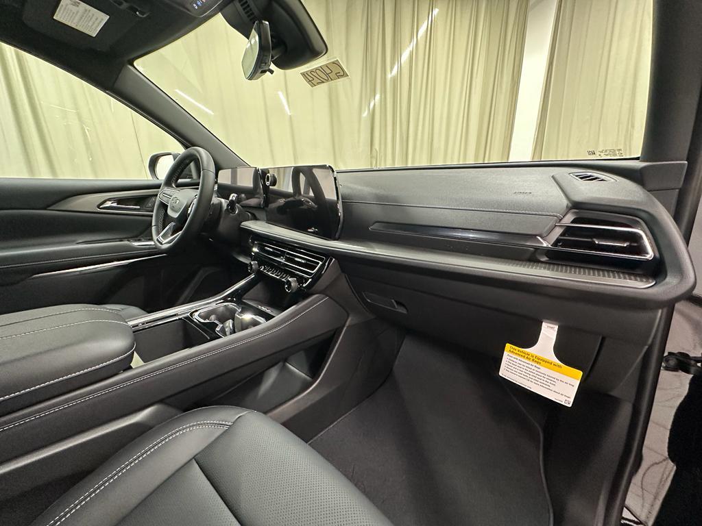 new 2026 Chevrolet Traverse car, priced at $45,317