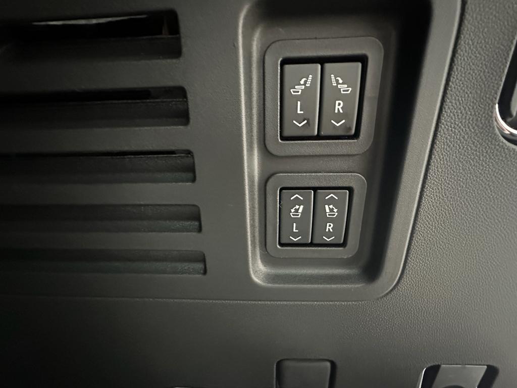 new 2026 Chevrolet Traverse car, priced at $58,771