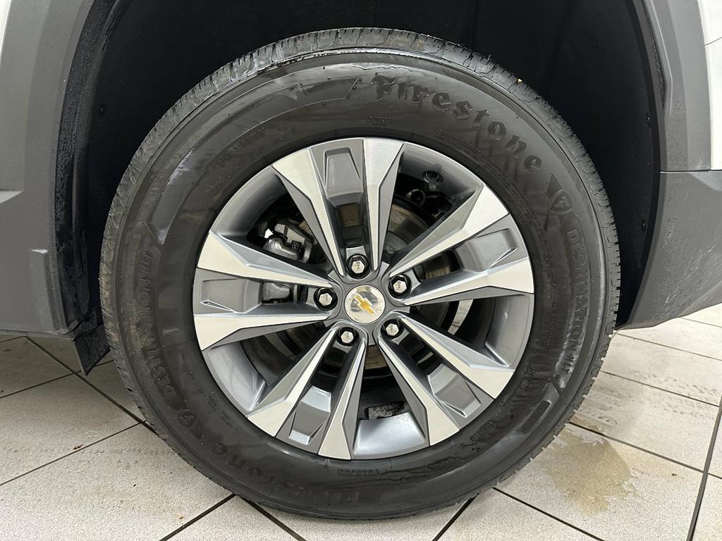 used 2025 Chevrolet Equinox car, priced at $24,788