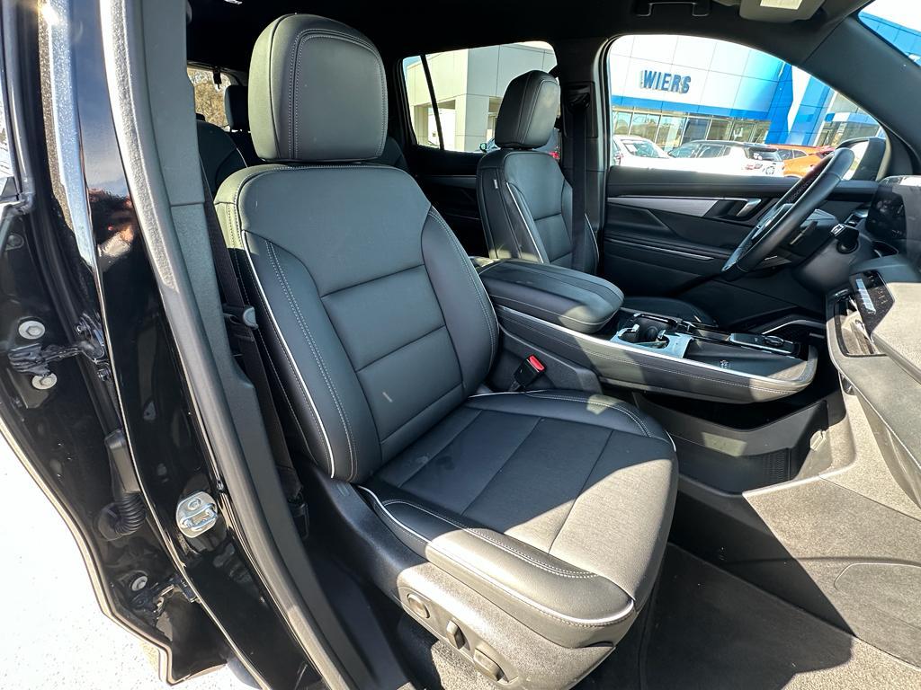 used 2025 Buick Enclave car, priced at $36,885