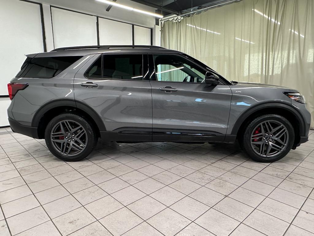 used 2025 Ford Explorer car, priced at $40,886