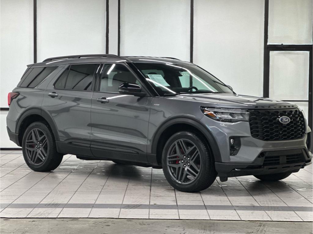 used 2025 Ford Explorer car, priced at $40,886